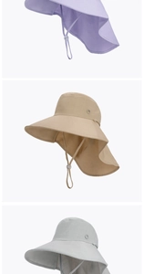 Détail de chapeaux de soleil à large bord avec protection de nuque en trois coloris