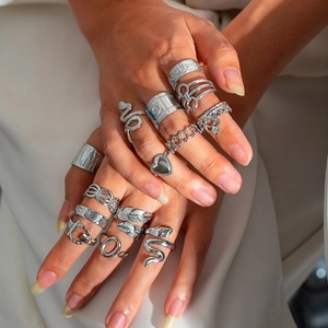 Minimalistisches Edelstahl offenes Ring Set, geometrischer unregelmässiger Titanschmuck Damen.