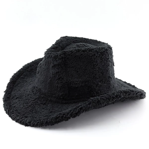 Dettaglio del cappello da cowboy nero in peluche con texture morbida e corona classica