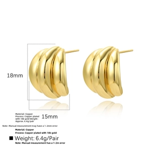 Detail of 18k gold plated copper C-shape earrings showing dimensions and wave texture