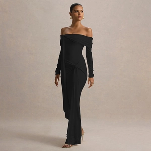 Robe longue élégante noire à épaules dénudées avec un détail de nœud drapé raffiné