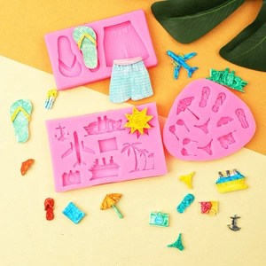 Moldes de silicona detallados con formas de chanclas y palmeras para decoraciones
