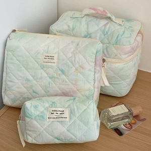 Quilted Cosmetic Bag Watercolor Tie Dye Polyester Cotton Makeup Pouch Portable Travel Toiletry Organizer Handbag Aesthetic