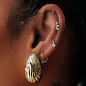 Chic 18K gold plated S925 silver shell earrings with striped texture and small studs