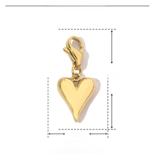 Detailed size specifications for the gold heart pendant with dimensions and weight info