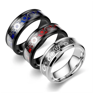 Bagues steampunk en acier titane pour hommes en finitions bleu, rouge et argent