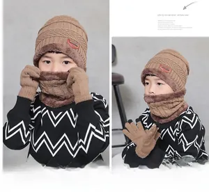 Détails de l'ensemble d'hiver en tricot kaki avec doublure polaire chaude pour enfants
