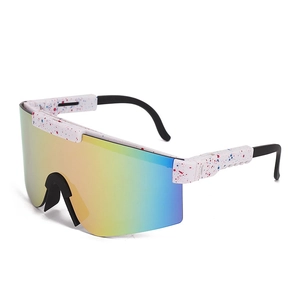 Sport-Radbrille mit weißem Spritzmuster-Rahmen und Regenbogen-Verlaufslinsen