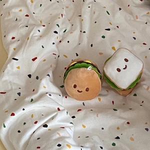 Cute plush hamburger and sandwich keychains with embroidered smiles for backpacks