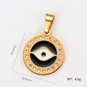 Détail du pendentif œil maléfique en or 18 carats avec diamants, 18,8 mm et 4,5 g