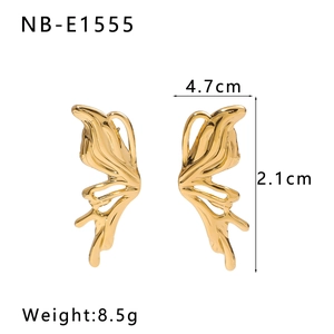 Detailed size and weight specs of 3D liquid butterfly gold earrings, 4.7cm x 2.1cm size