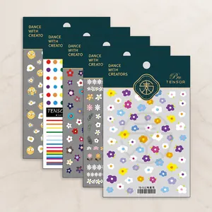 Stickers à ongles 5D aux motifs floraux mats et designs de frangipanier élégants
