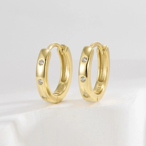 Élégantes boucles d'oreilles en argent S925 doré avec incrustation de pierres zircon