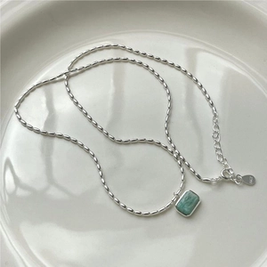 Minimalist S925 sterling silver beaded necklace featuring a green agate jade pendant