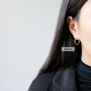 Minimalist S925 sterling silver hoop earrings in gold finish with 15mm diameter