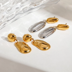Pendientes de gota pulidos en oro y bicolor con un diseño elegante y minimalista