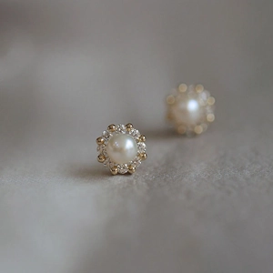 Elegant Faux Artificial Pearl Flower Cluster Stud Earrings With 925 Sterling Silver Earring Post Gold Plated Retro French Style