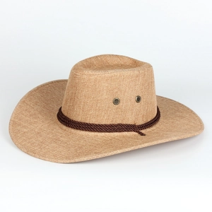 Dettaglio cappello da cowboy in lino con trama intrecciata e occhielli di ventilazione