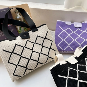Sacs fourre-tout minimalistes en tricot aux motifs géométriques et grand volume