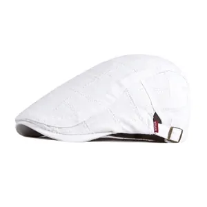 Gorra blanca de algodón con patrón de punto en H y hebilla metálica de ajuste