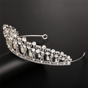 Diadema da sposa barocco in argento con strass scintillanti e perle a goccia