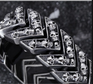 Men's punk skull bracelet in silver stainless steel with vintage embossed design