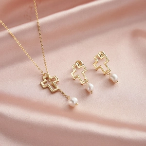 Parure collier pendentif croix évidée en argent S925 et boucles d'oreilles perles dorées