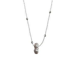 Collier de perles de style français avec pendentif fleur en grappe élégante