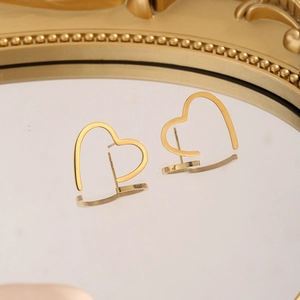 18K gold plated stainless steel heart stud earrings with vintage mirror reflection