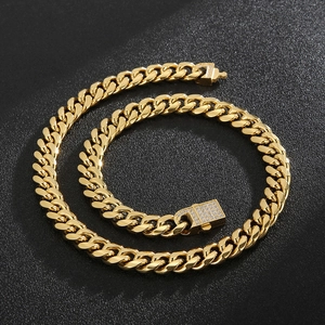 Collier chaîne cubaine dorée avec un fermoir plat luxueux serti de diamants brillants