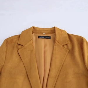 Blazer femme jaune moutarde en faux daim avec revers classique et texture velours