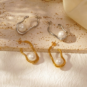 Irregular Geometric Stainless Steel Artificial Pearl Earrings Wavy Hoop Studs For Women Elegant High End Gold Silver Plated Jewelry