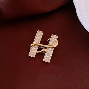 Broche De Luxe Plaquée Or Pour Femmes Zircon Künstliche Perle Incrustée Lettre H Serpent Fleur Design Bijoux De Mode