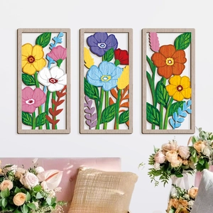 Set di 3 decorazioni murali in legno traforato con motivi floreali primaverili colorati
