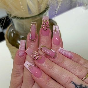 Pink Gradient Press On Nails 3D Flower Design ABS Plastic Coffin False Nails Glossy Star Pattern For Women