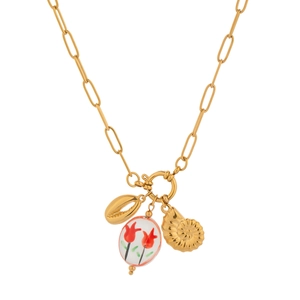 Collier trombone doré avec perle tulipe émaillée et pendentifs coquillages sur fond blanc