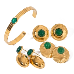 Parure de bijoux plaquée or 18k avec boucles d'oreilles agate verte et bracelet