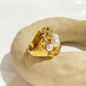 Vintage multi-layer gold plated beaded ring with elegant pearls in chunky style