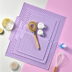 Purple heat resistant silicone draining mat with anti-slip ridges for kitchen countertop