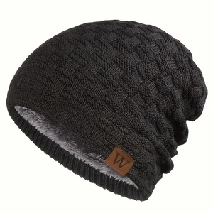 Warme schwarze Strickmütze mit dickem grauem Fleece-Futter und Leder-W-Label
