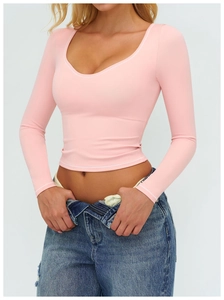 Top yoga rosa slim-fit con scollo a U profondo e tessuto spazzolato liscio e morbido