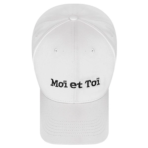 White cotton baseball cap with black Moi et Toi embroidery for men and women