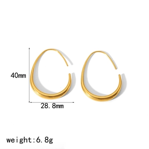 Detailed dimensions of 18k gold plated hoop earrings with 40mm height and 28.8mm width