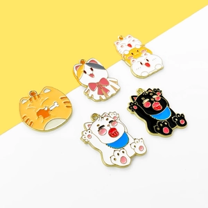 Cute black and white DIY cat alloy pendants with colorful enamel for jewelry making