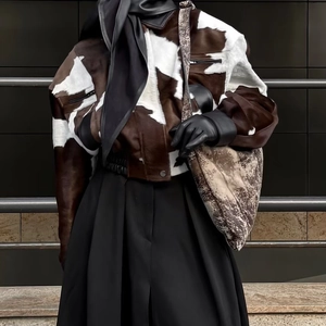 Women Cropped Jacket Cow Print Faux Fur Streetwear Coat With Black PU Leather Patchwork Lapel Zipper Long Sleeve Outwear