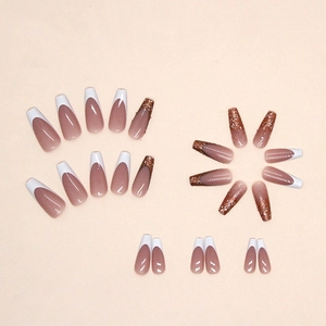 Faux ongles ballerine longs dégradés rose nude avec paillettes bronze et french