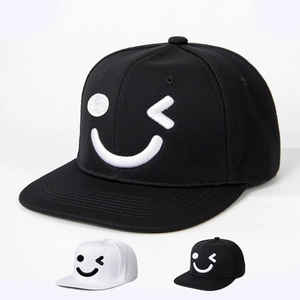 Embroidered Wink Face Flat Brim Baseball Cap Polyester Adjustable Snapback Hat Vintage Streetwear Outdoor Sun Hat