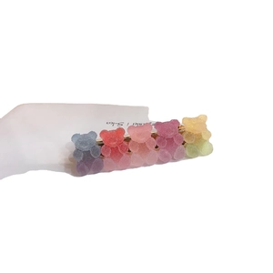 Cute five-piece gradient gummy bear hair clip with frosted matte finish for girls