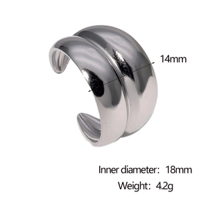 Detailed view of silver stainless steel ring dimensions 18mm inner diameter and 14mm width
