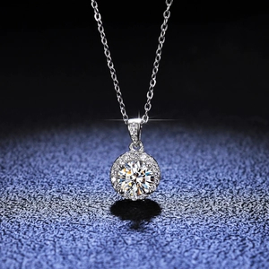 Collier Pendentif Moissanite en Argent Sterling S925 pour Femme Chaîne de Clavicule Halo Ronde Bijoux en Moissanite